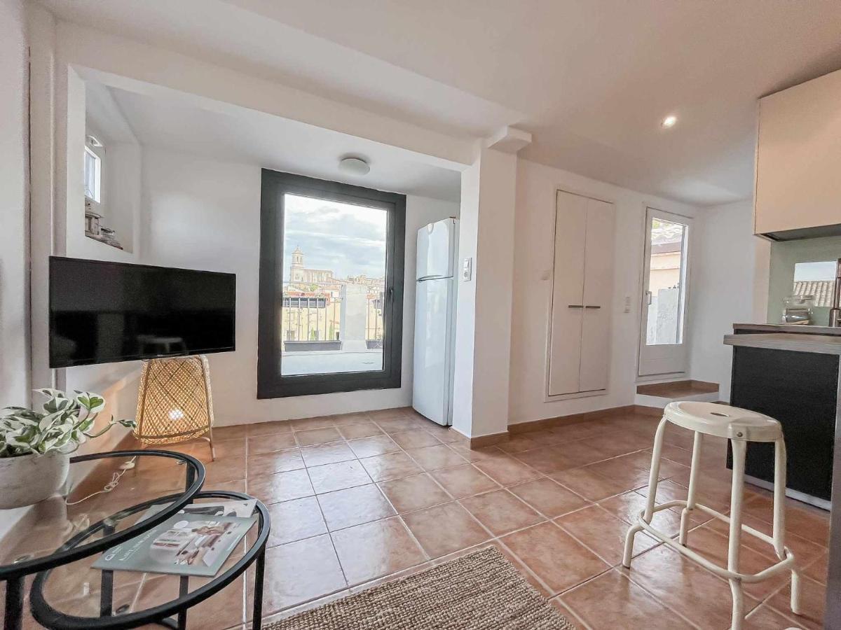 Romantic Duplex With Terrace And Great Views Girona Exterior photo
