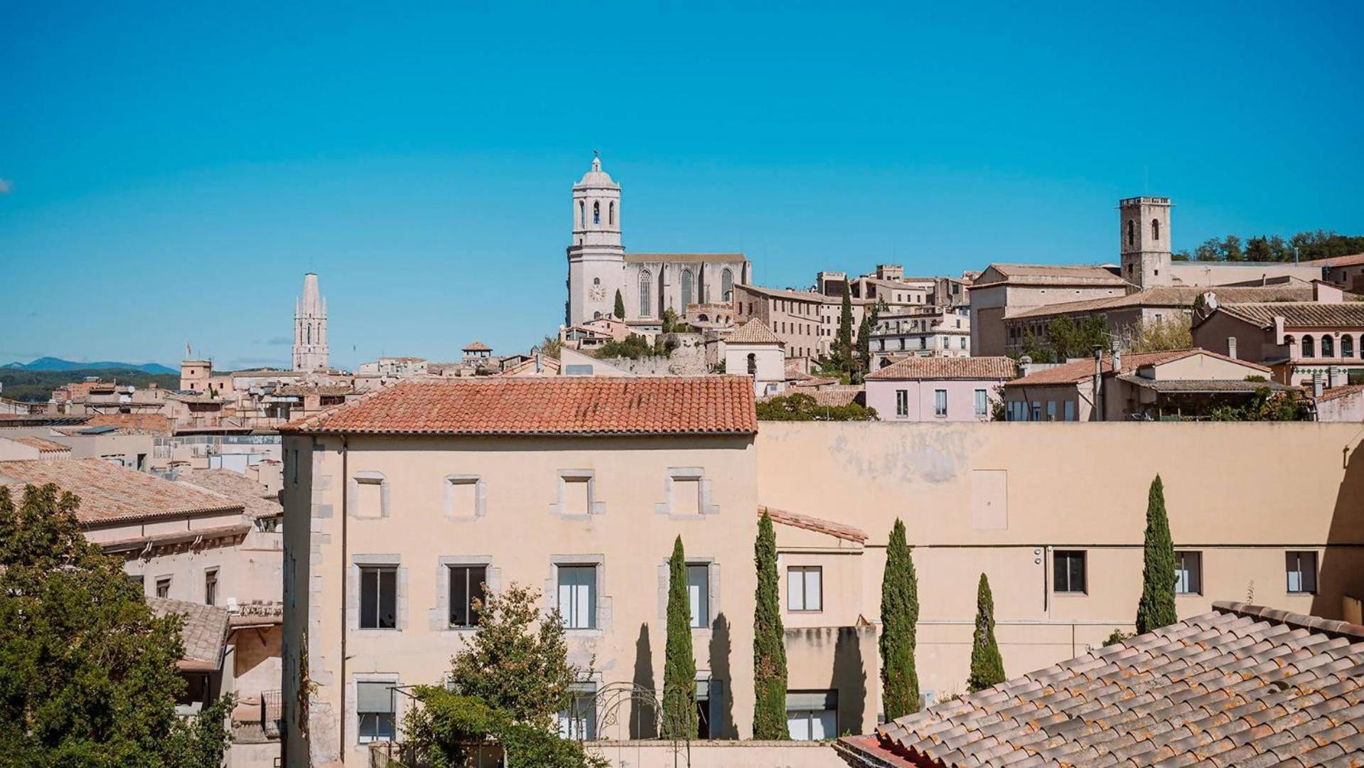 Romantic Duplex With Terrace And Great Views Girona Room photo