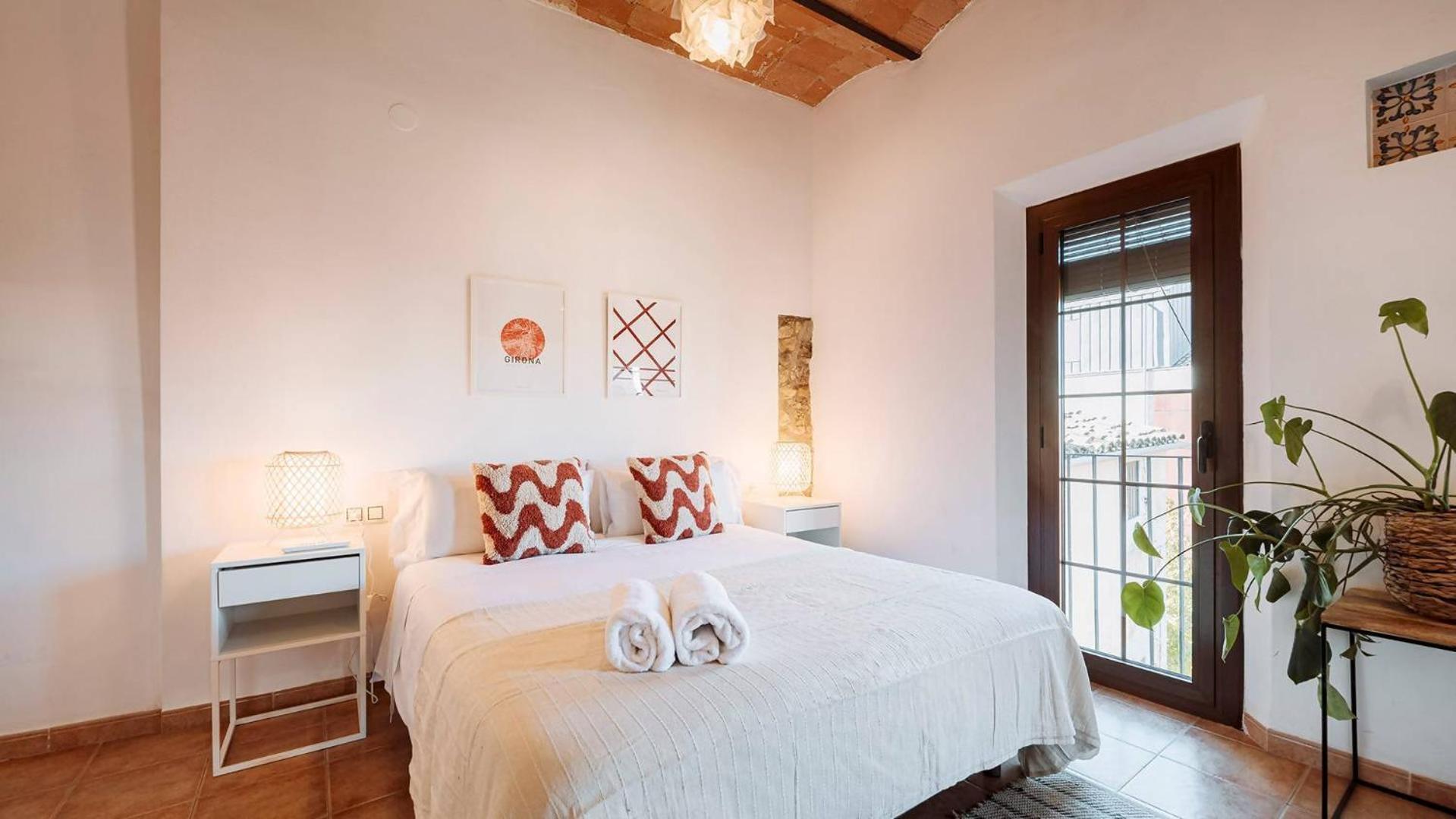 Romantic Duplex With Terrace And Great Views Girona Room photo